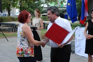 Podelitev priznanj najuspešnejšim učencem in dijakom ter razglasitev nagrajencev akcije »Občina Sežana v cvetju 2016« na prenovljenem platoju prve triade Osnovne šole Srečka Kosovela Sežana8